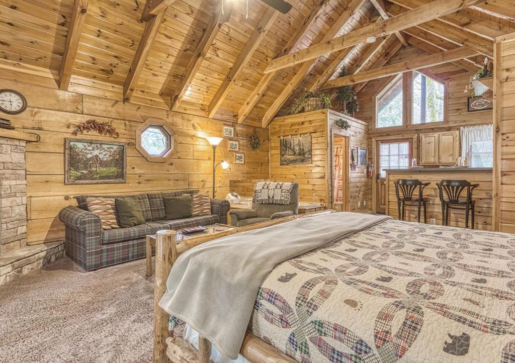 Mountain Eden, Hot Tub, Resort Pool, Wifi, 1089 Free Tickets Each Paid Day, Dollywood And More Gatlinburg Buitenkant foto